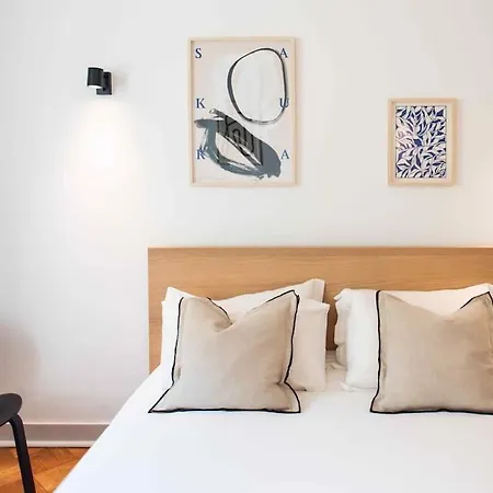 Luxury 7 Bedroom Apartment *