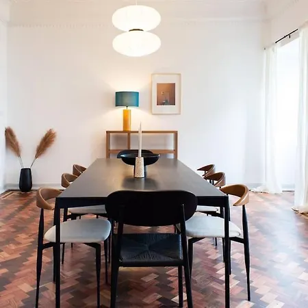 Luxury 7 Bedroom Apartment *