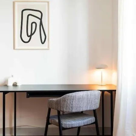 Luxury 7 Bedroom Apartment *