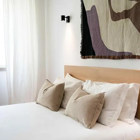 Luxury 7 Bedroom Appartement *